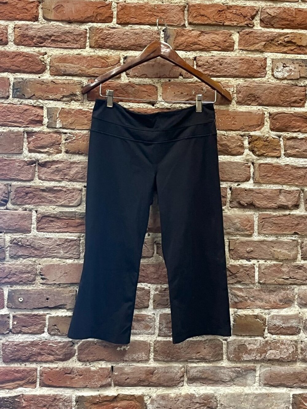 Lululemon Cropped Black Wide Leg Stretch Pants Yoga Comfort Sz 8